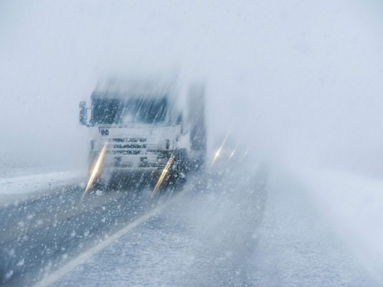 Волгоградским водителям напомнили правила безопасных путешествий зимой