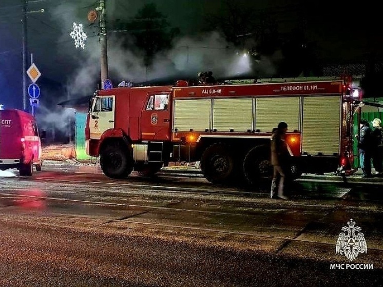 Пожар на даче в черте Тулы потребовал вмешательства 14 спасателей