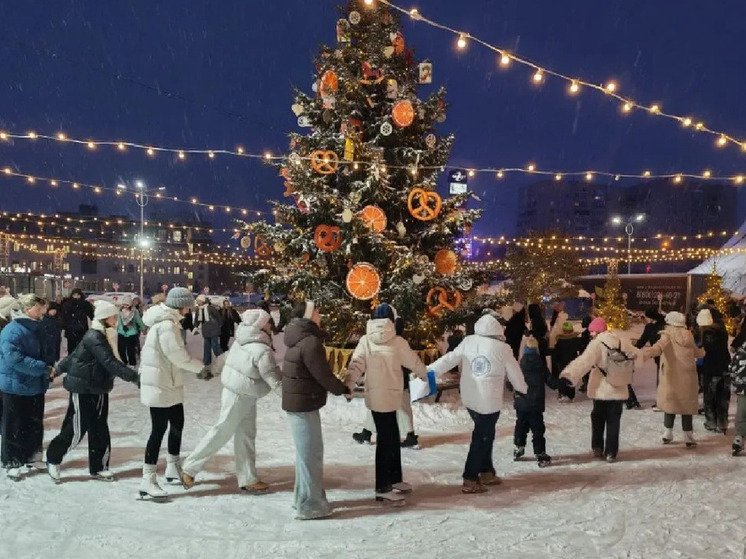 В Барнауле торжественно открылись все новогодние городки