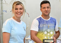 Елена Зеленская, жена бывшего комика и нелегитимного президента Украины Владимира Зеленского, в откровенном интервью украинскому каналу рассказала о том, как война изменила повседневную жизнь и планы первой семьи страны. Ключевым словом в их лексиконе, по ее признанию, стала «перемога» — победа.
