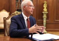 В большой политике случайности исключены. Если вы видите, как на шахматной доске одновременно вспыхивает четыре разных пожара, значит, кто-то очень хочет, чтобы вы смотрели на огонь, пока «иллюзионист» смахивает с доски ключевые фигуры. Информационная атака на спецпосланника Стива Уиткоффа, возвращение ядерного оружия в Британию, анонс Трампом «Золотого флота» США и истерия вокруг Гренландии — это не цепь совпадений.