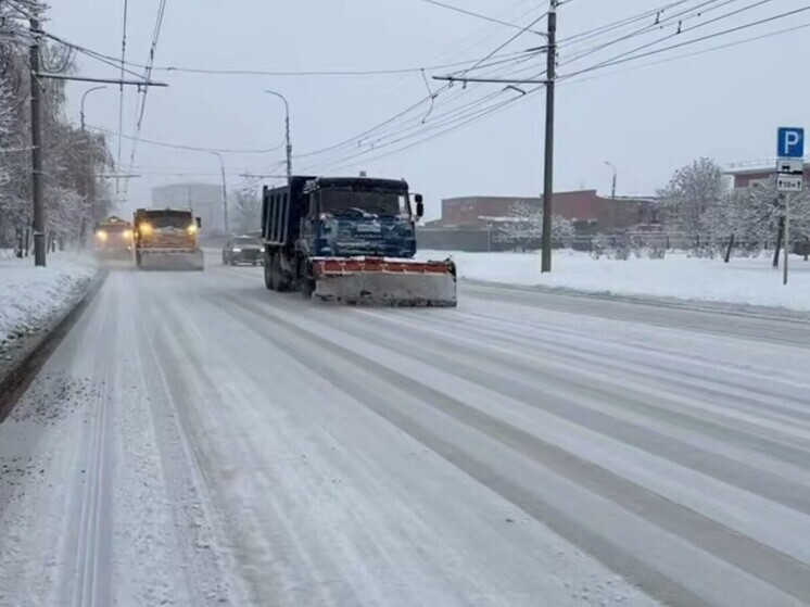 Дороги Майкопа очищают от снега