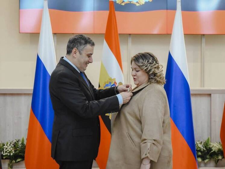 Врачам и медработникам Курской области вручили госнаграды