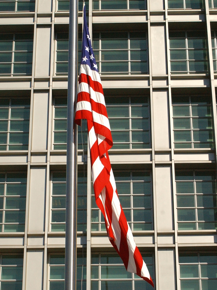 Издание Politico подвело политические итоги 2025 года