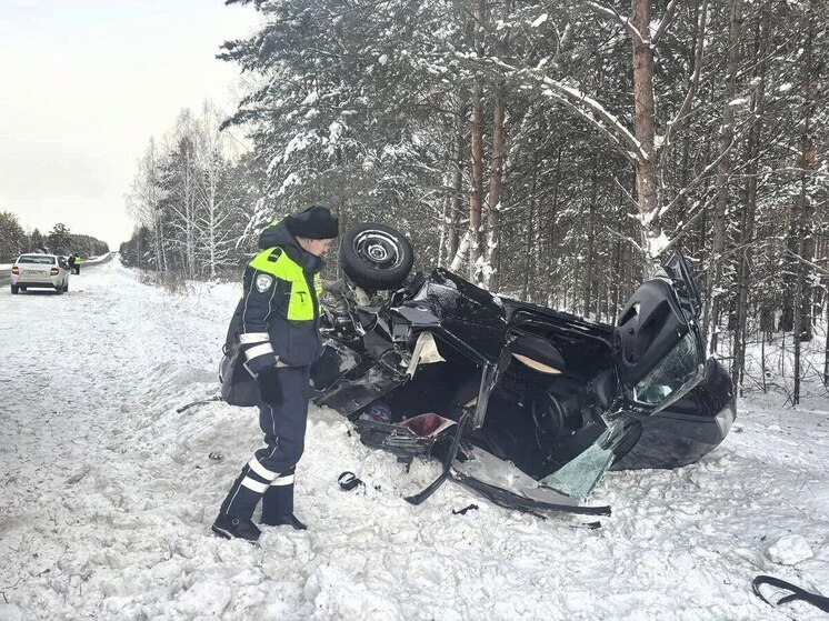 Смертельная авария на трассе под Режом: «Лада» превратилась в груду металла