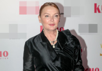 Внезапная смерть Веры Алентовой потрясла представителей не только актерского мира. Скорбит и легендарная телеведущая Лариса Вербицкая. В день смерти звезды кино Вербицкая оказалась в Театре имени Пушкина и рассказала «МК», что происходит в его стенах после кончины Веры Валентиновны. 
