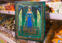 Также врач указал на самую безобидную конфету
Скоро новый год, а это значит, что многие россияне будут получать на работе сладкие новогодние подарки для своих детей или же покупать их