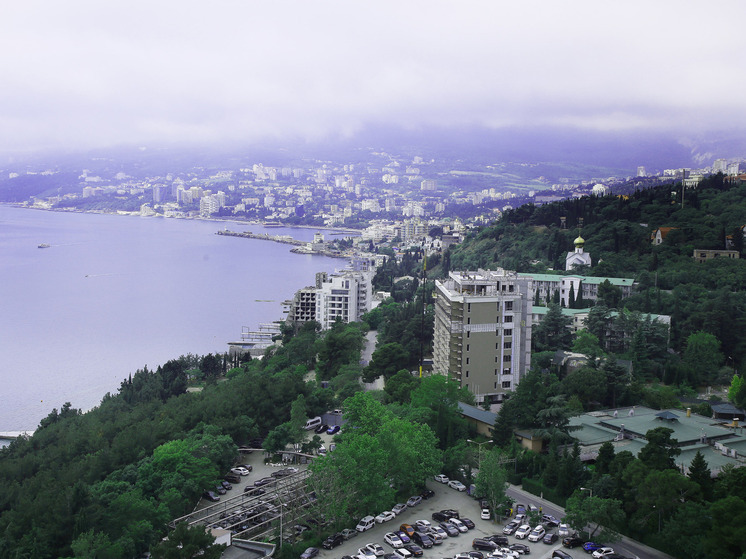 Дорога на Ай-Петри в Крыму закрыта из-за шторма и снега