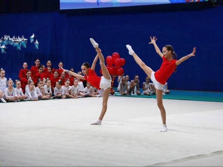 В Серпухове прошёл новогодний фестиваль по художественной гимнастике «Снегурочка»