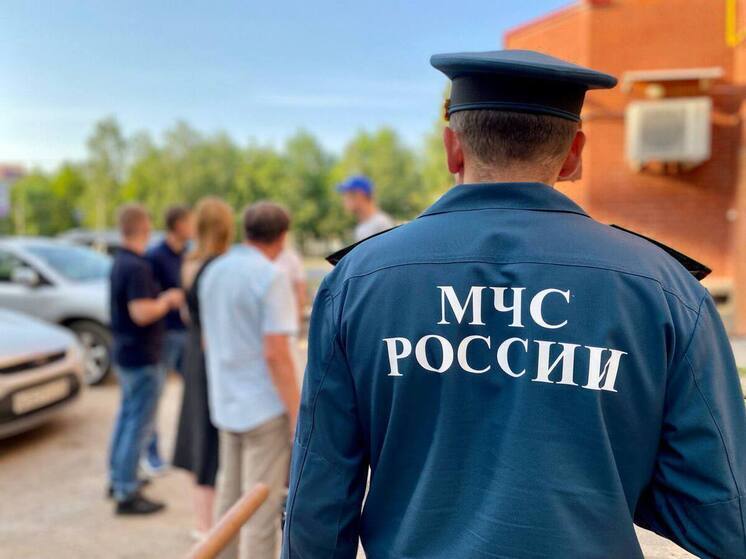 Борис Елкин поздравил сотрудников МЧС России с профессиональным праздником