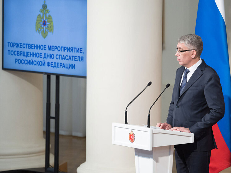 Дмитрий Миляев отметил, что служба в МЧС требует большой отваги