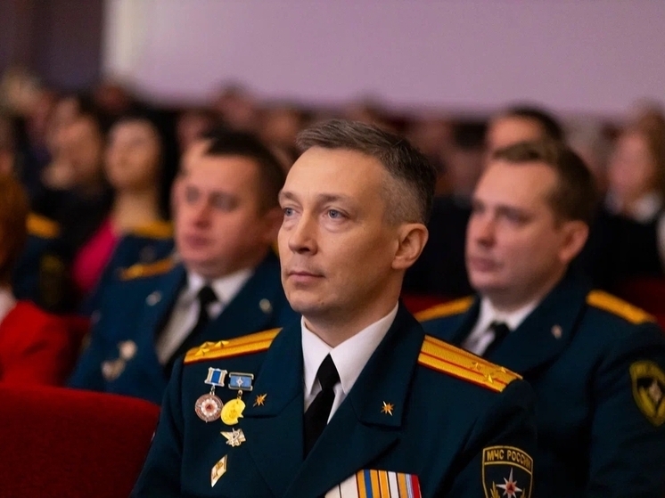 В Смоленске отметили День рождения МЧС