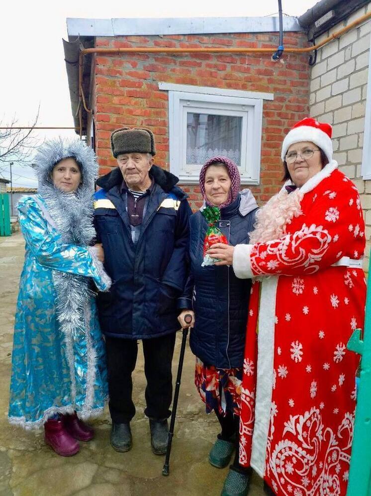 В районе Калмыкии новогодняя сказка началась раньше