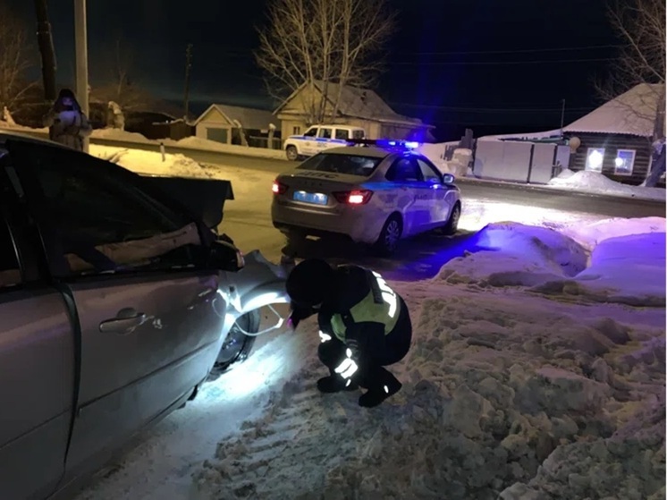 На Тюменском тракте легковушка протаранила крупнотоннажный грузовик