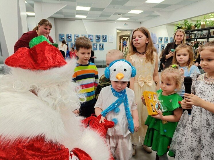Праздничное чудо для детей героев: первая новогодняя елка в псковском филиале фонда «Защитники Отечества»