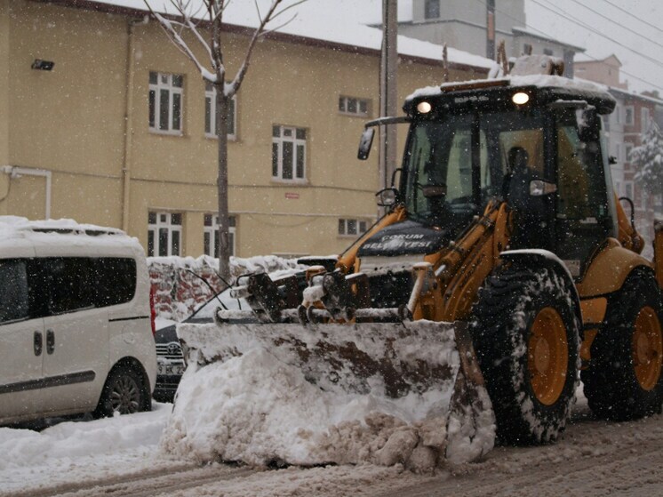 В Липецке задействовали более 80 единиц техники для уборки снега