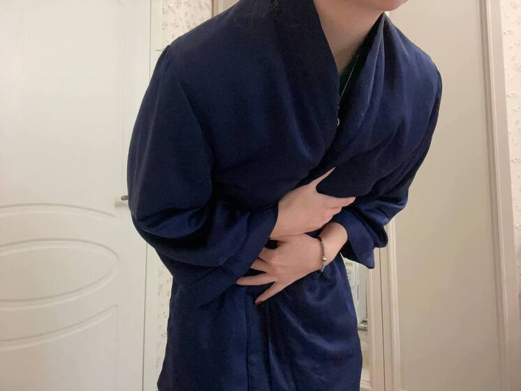 Петербуржцам посоветовали не глушить боль в животе обезболивающими