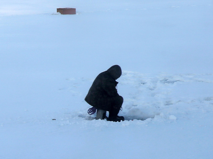 Машина могла провалиться под лед в Якутске из-за сильного тумана