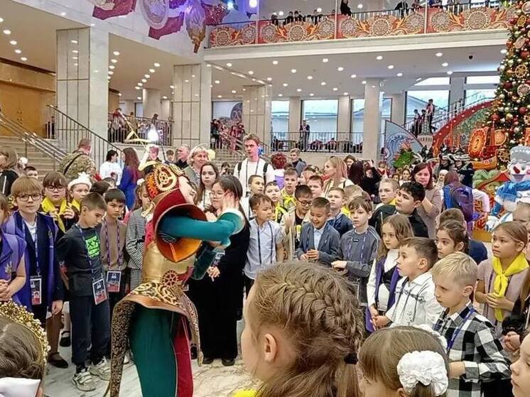 Астраханские дети побывали на Кремлёвской ёлке