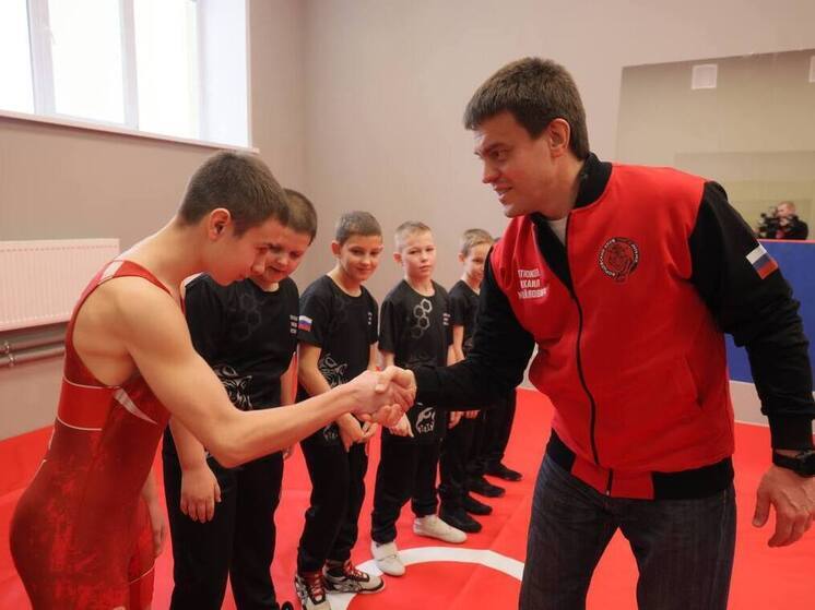 Красноярцы в подшефном Свердловском округе ЛНР отремонтировали более 60 объектов