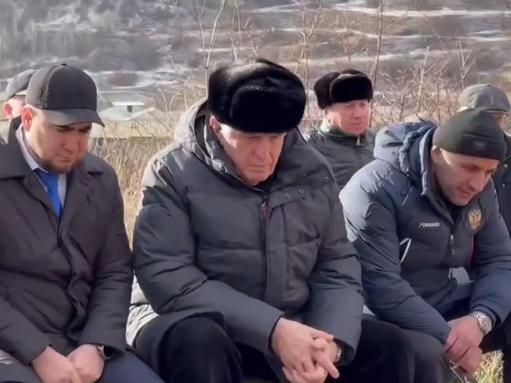 В Шамильском районе Дагестана простились с погибшими при доставке гуманитарного груза