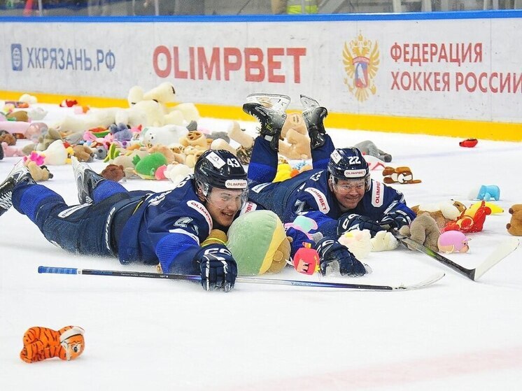 Традиционный мишкопад состоялся на победном матче ХК «Рязань-ВДВ»