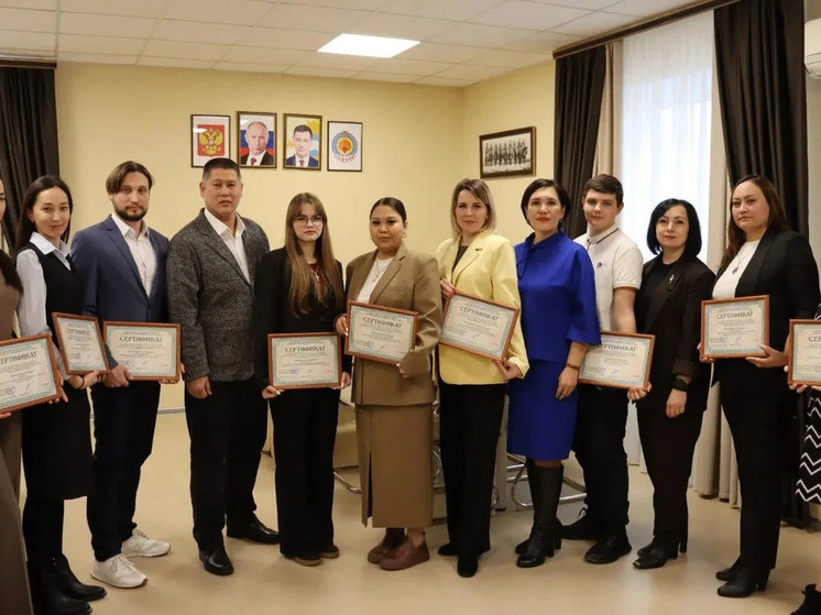 В Городовиковском районе Калмыкии педагоги получили единовременную выплату