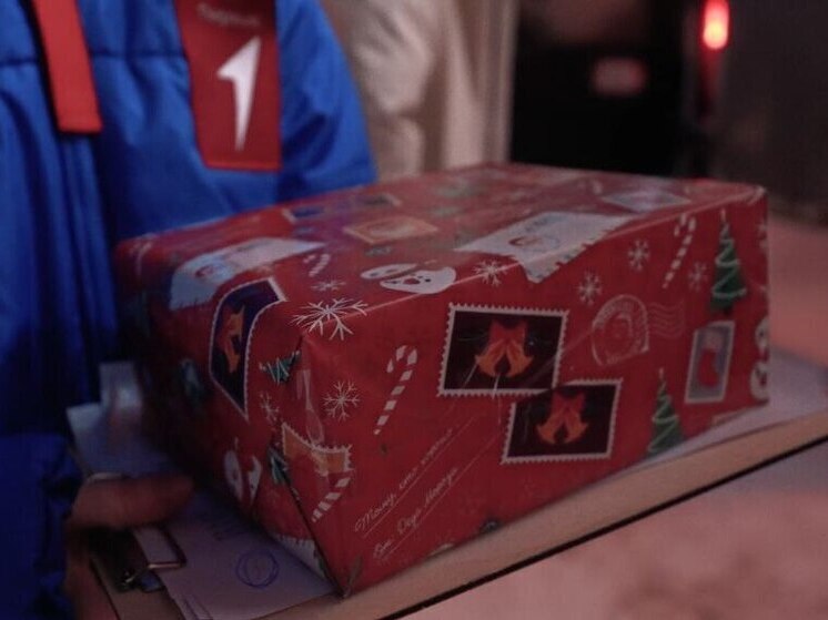 Юным мелитопольцам отправили подарки из Архангельска