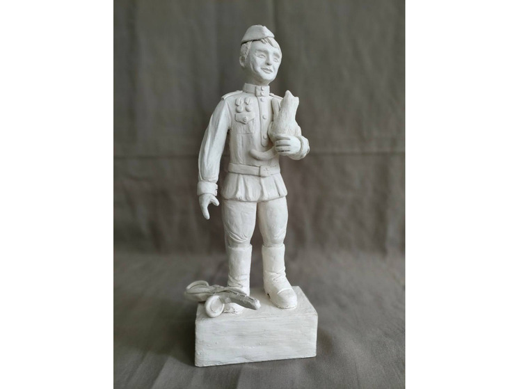 Молодая тульская художница создала лучший образ защитника Отечества