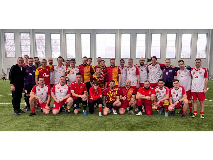 Болельщики «Арсенала» и команда правительства сошлись в предновогоднем матче