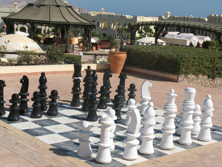 Карсен эмоционально отреагировал, проиграв российскому гроссмейстеру Артемьеву