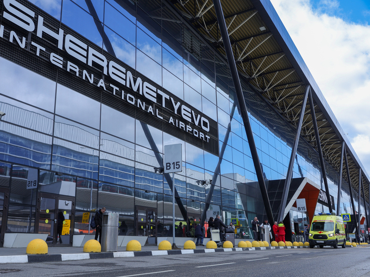 Полсотни рейсов задержали в аэропортах Москвы