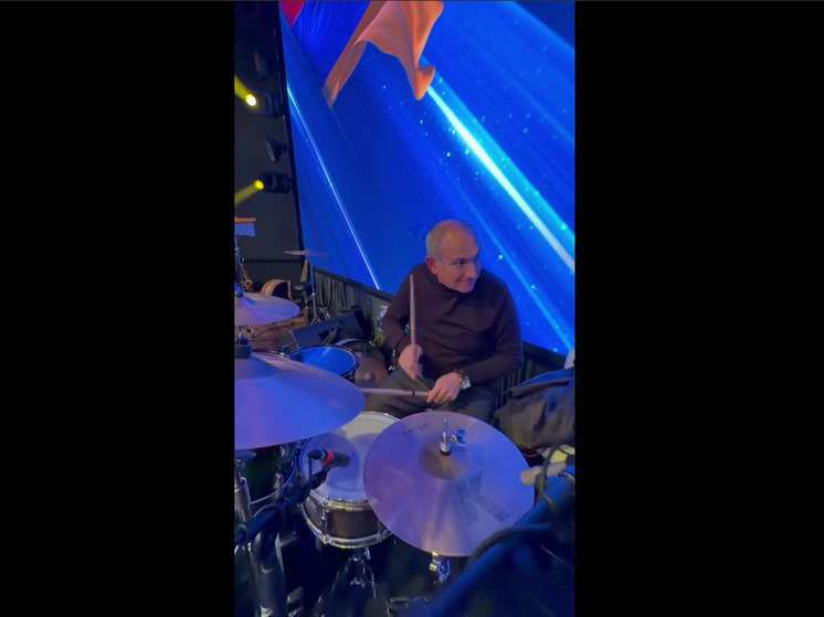 Премьер Армении Пашинян опубликовал видео свой игры на ударной установке