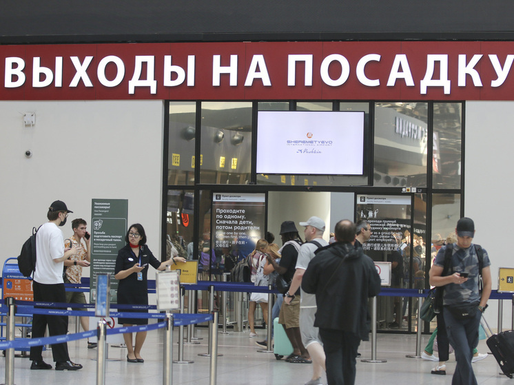 Во Москве из-за ограничений задержали более 270 рейсов