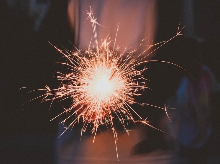 Новосибирцам напомнили правила безопасности при запуске новогодних фейерверков