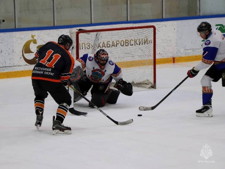 Хабаровские МЧС разгромили сборную ВВО в хоккейном турнире