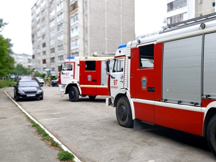 Человек пострадал при пожаре в пятиэтажке в Нижнем Тагиле