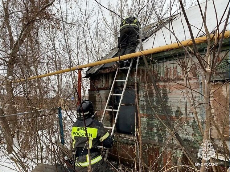 В Новомосковске ликвидировано возгорание в заброшенном здании