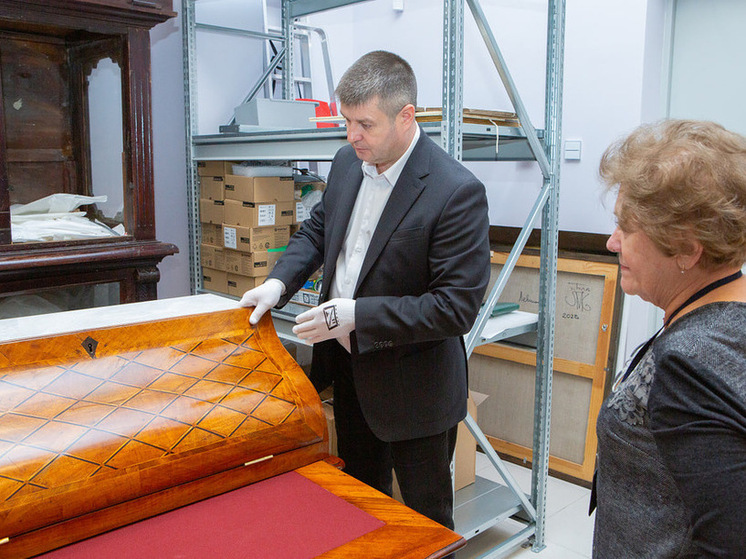 Комод XVIII века займёт место в основной экспозиции Тульского музея ИЗО