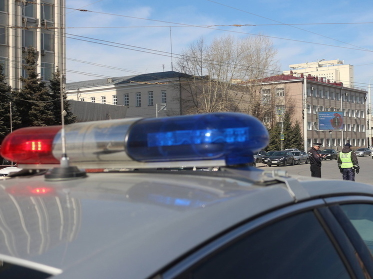 Омичей предупредили о смертельной опасности катания на тюбингах за автомобилем