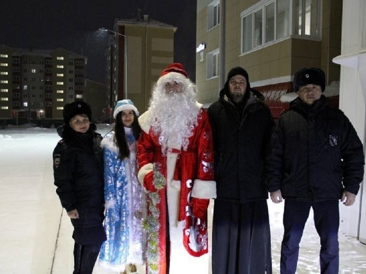 Акция «Полицейский Дед Мороз» прошла в Лабытнанги
