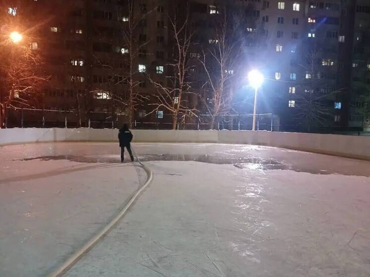 В Пензенских дворах идет заливка 25 катков