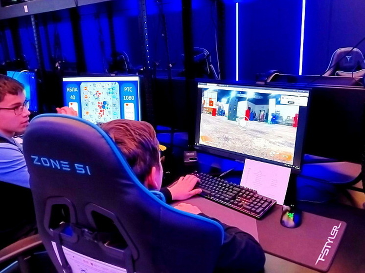 Кировская команда пробилась в полуфинал «Кибердрома»