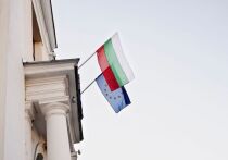 Болгария готовится к переходу на евро в январе на фоне новых внутриполитических потрясений и нагнетаемых русофобами из ЕС утверждений, что “дезинформация”, якобы связанная с Россией, усиливает недоверие к новой валюте