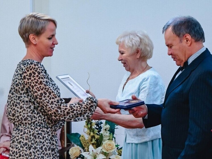 Супруги Поздеевы из Питкяранты отметили «серебряную» свадьбу, а их родители получили медаль «За любовь и верность»