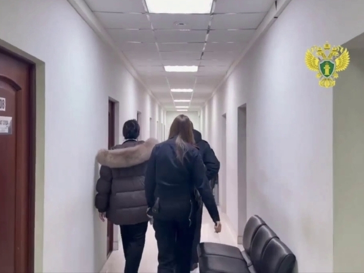 В Калуге арестована мошенница, обманувшая мать 10 детей погибшего участника СВО