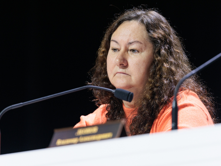 Вяльбе: нейтральный статус от FIS получили только Коростелев и Непряева