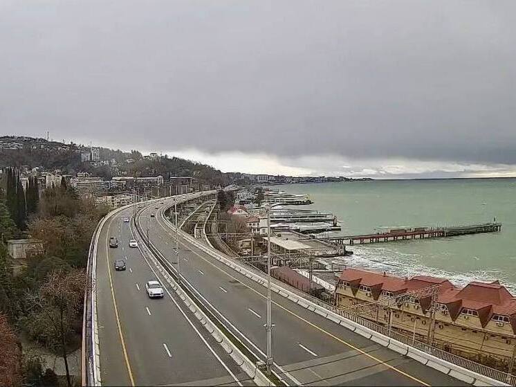 В Сочи продлили действие штормового предупреждения