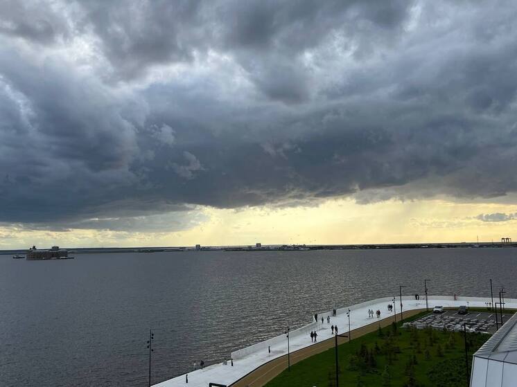 Жители Кронштадта возмутились поздравлению с четырьмя ошибками в названии города