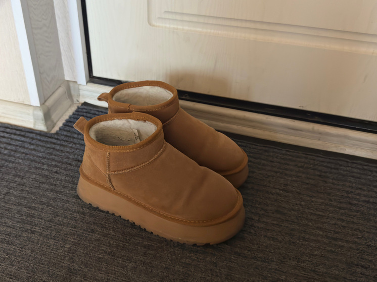 Роспотребнадзор дал рекомендации, как сохранить обувь зимой